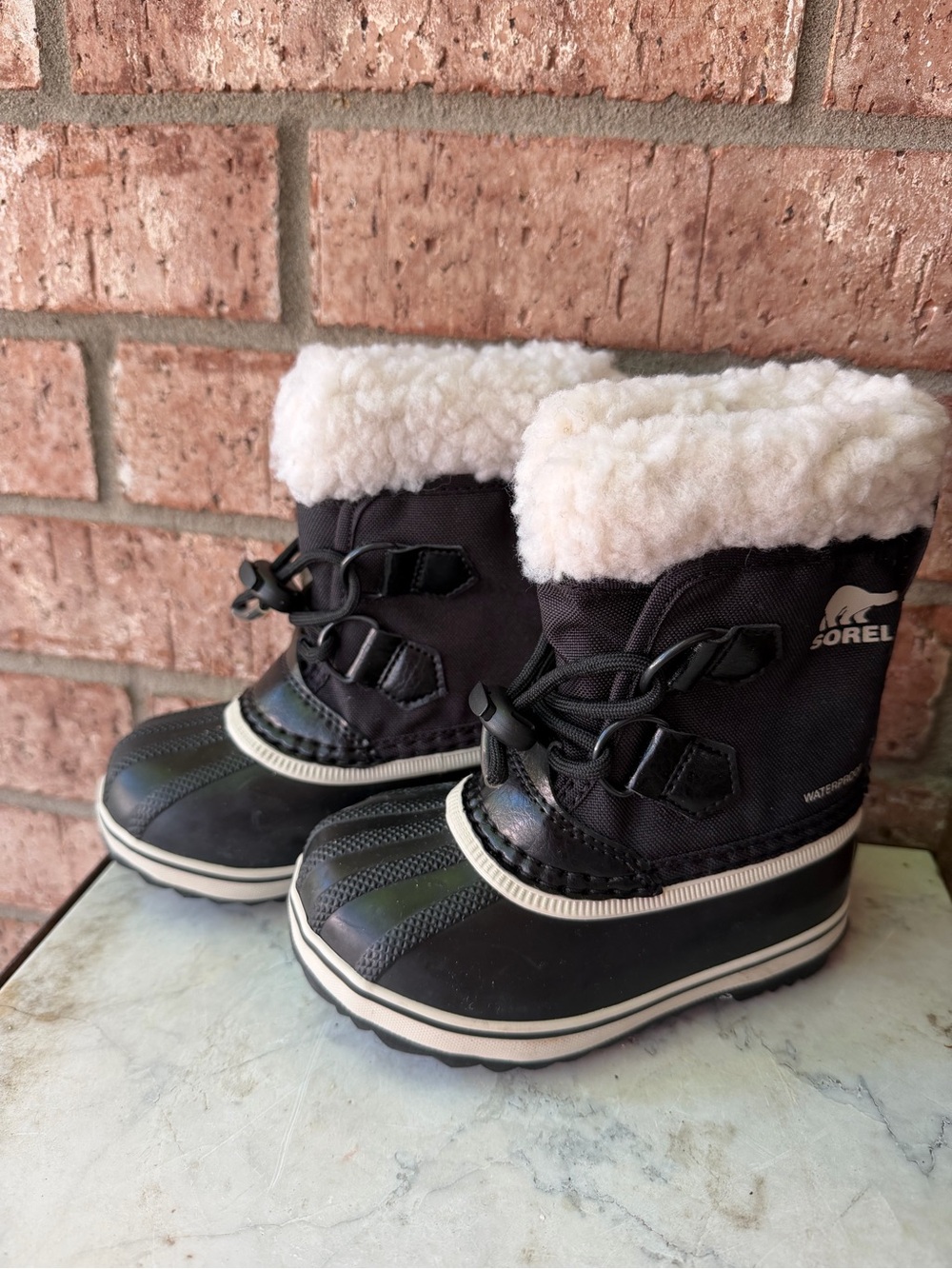 Sorel Kids Black & White Sherpa-Lined Rain Snow Boots - Picture 4 of 5